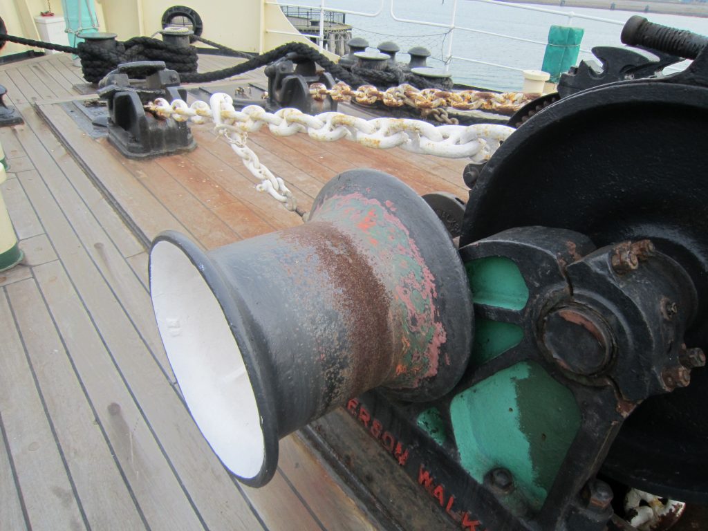 Boat windlass